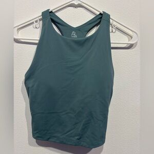 Rhoback Vista Crop Size Small